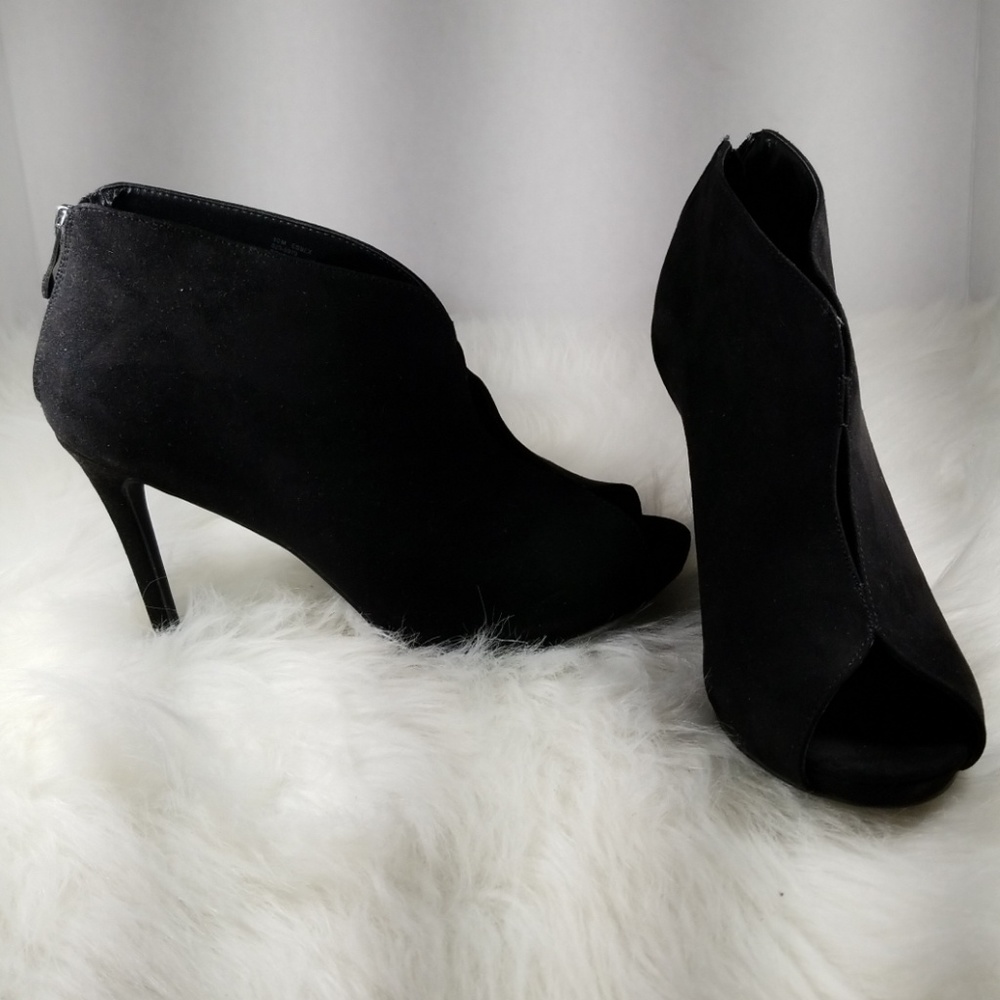 *SALE* Black Ankle Booties by Nicole Miller